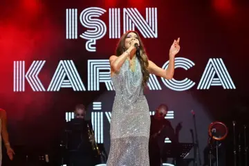 Işın Karaca Gördes’in 104’üncü kurtuluş coşkusuna ortak oldu