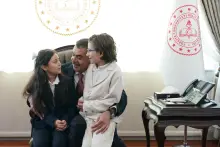 Bakan Tekin, Erdoğan ile Şarkı Söyleyen Öğrencileri Ağırladı