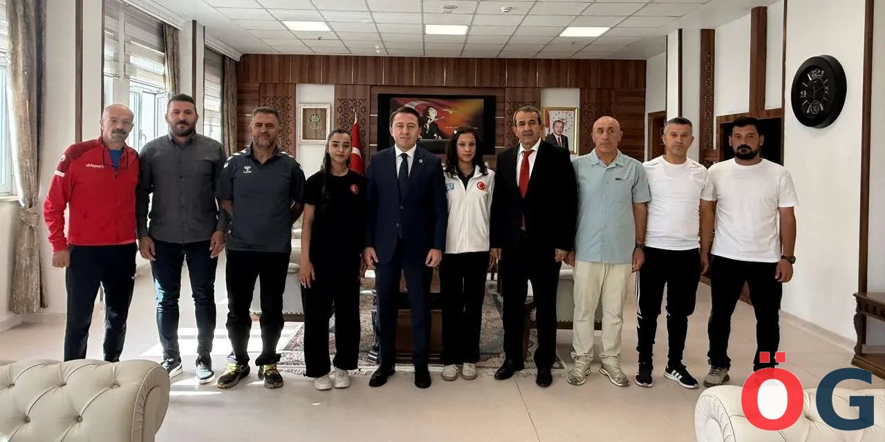 Türkiye şampiyonu milli kayakçılardan Kaymakam Hülür’e ziyaret