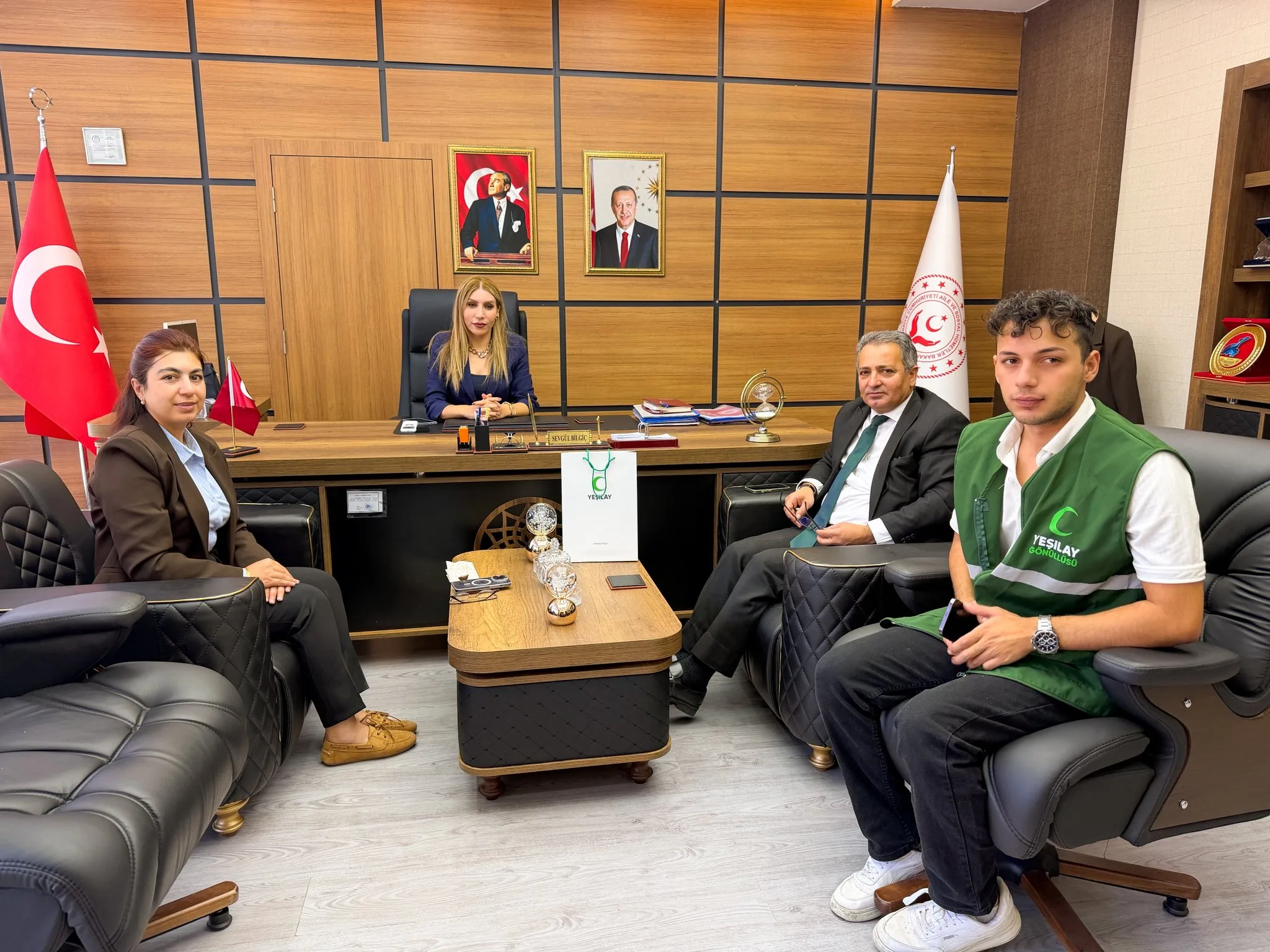 Yeşilay Hakkâri’den Aile ve Sosyal Hizmetler İl Müdürlüğüne ziyaret