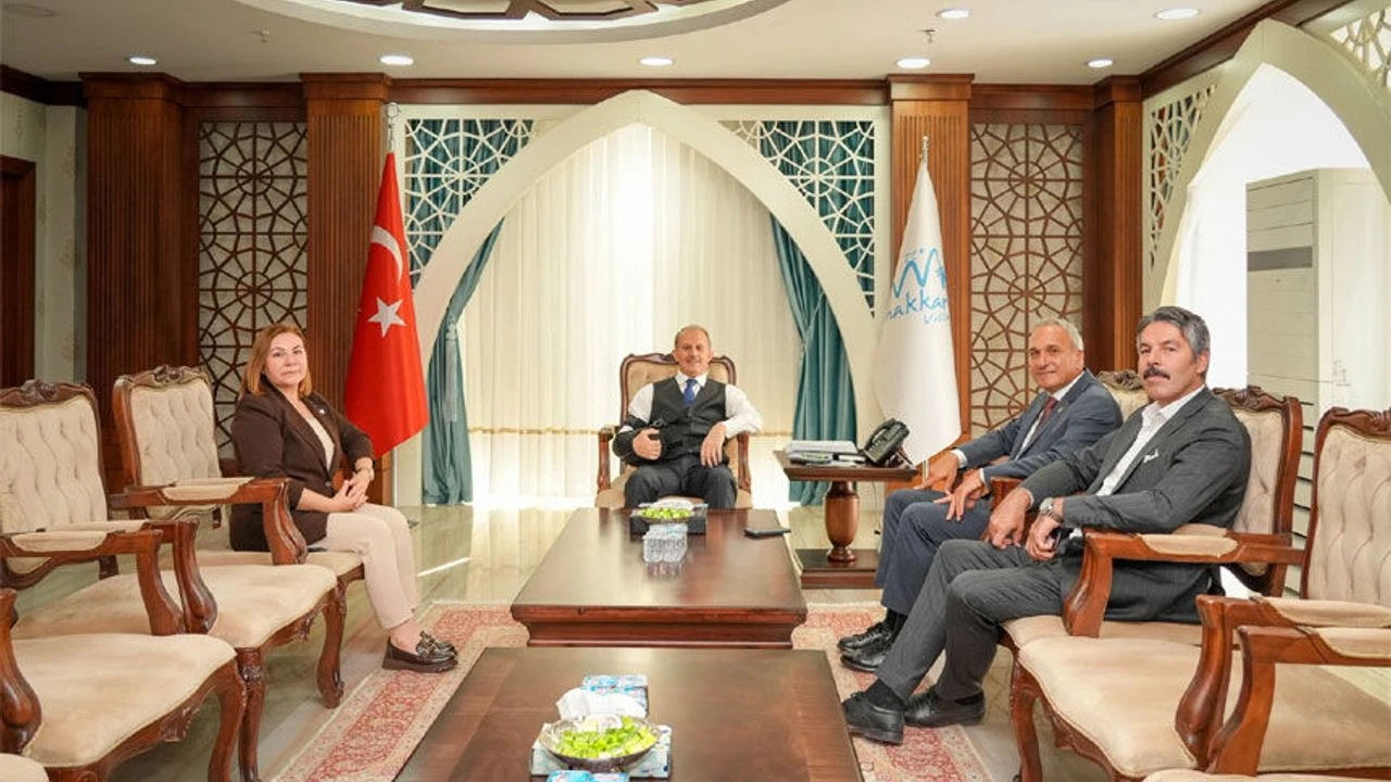 YENİ Parti Milletvekili Özçağdaş’tan Hakkari Valisi Taşyapan’a ziyaret