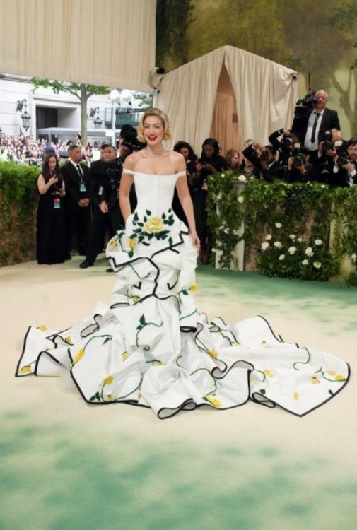 Met Gala'da şıklık yarışı