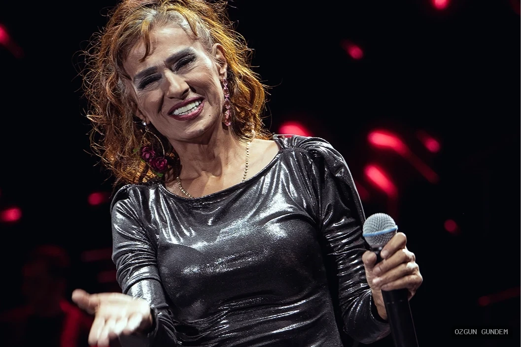 Ataköy Marina Açık Hava Sahnesi Yıldız Tilbe ile açıldı
