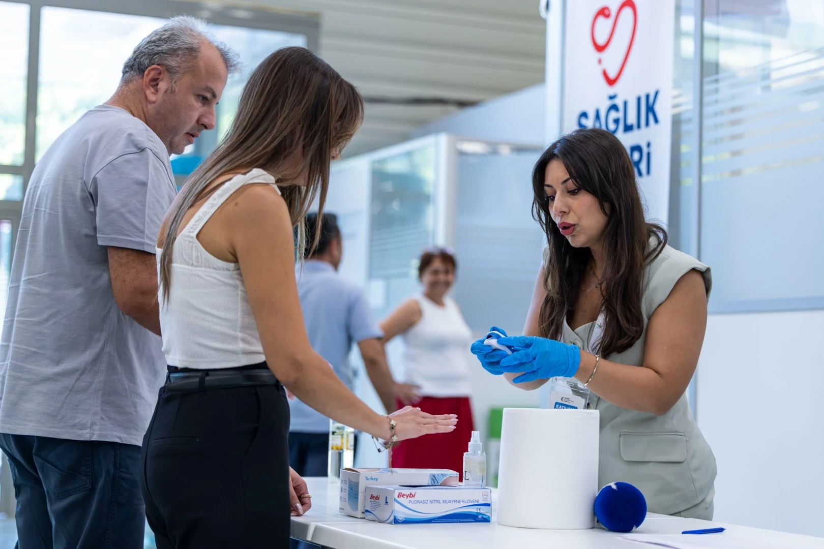 İzmir Büyükşehir’den sigarayı bırakmak isteyenlere farkındalık standı