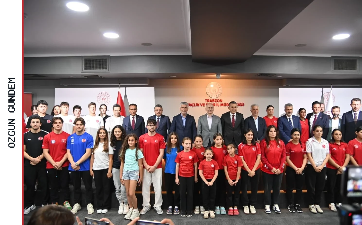 Balıkesir’de gençler denizle buluşuyor