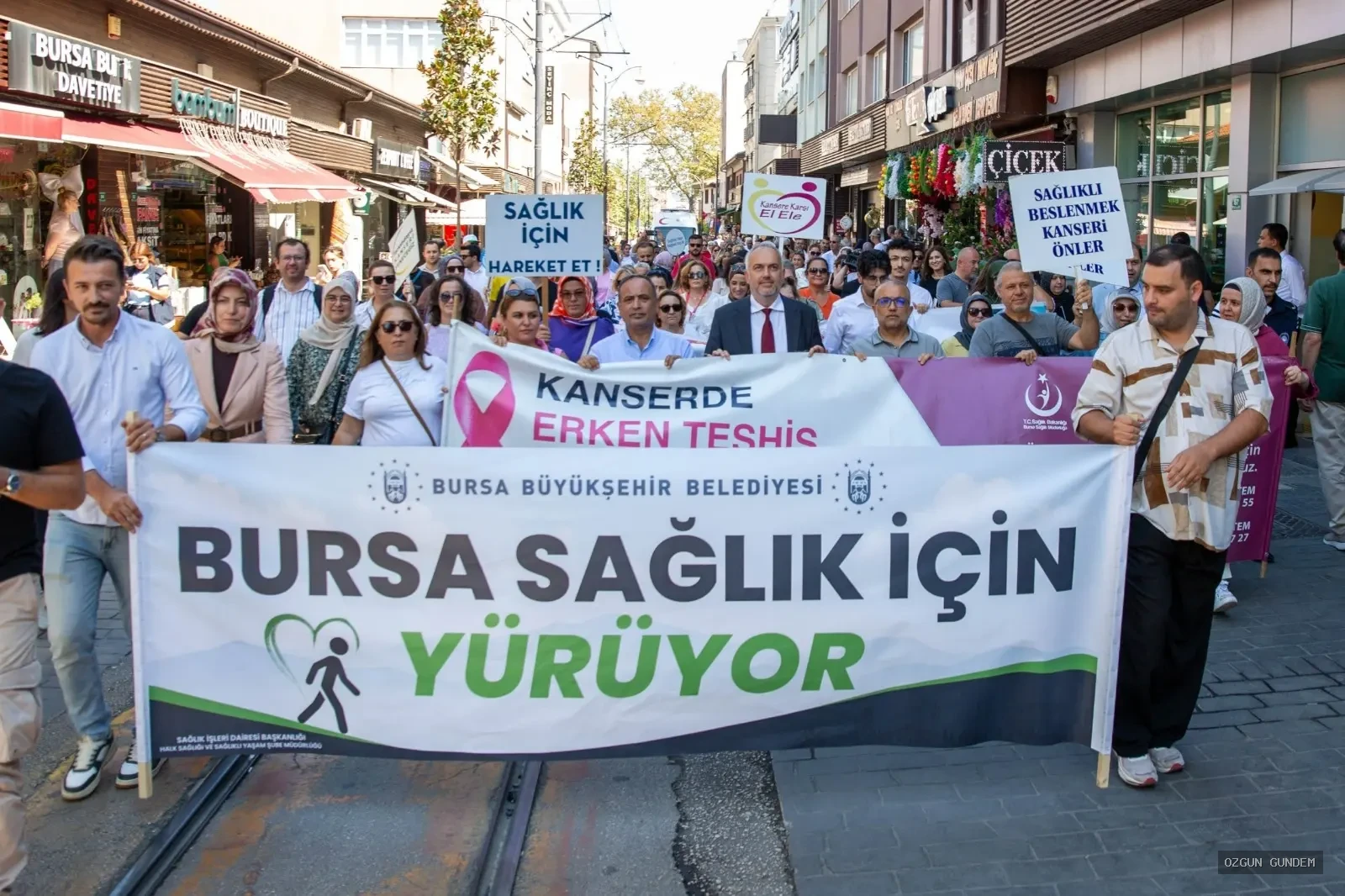 Bursa’da Halk Sağlığı Haftası yürüyüşle başladı
