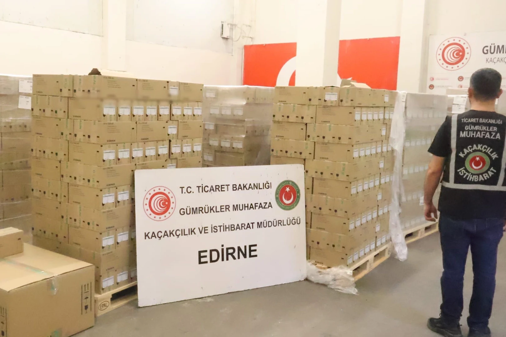 Kapıkule'de kaçak serum operasyonu: 79 bin 790 ürün ele geçirildi