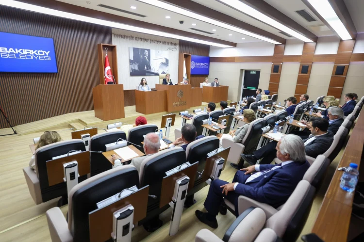 Bakırköy Meclisi'nde Başkan Ovalıoğlu'ndan hizmet ve dayanışma mesajı