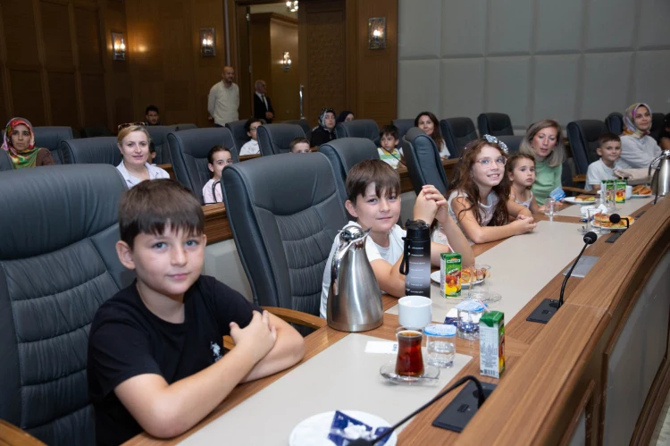 Bursa'da ROBOKOD eğitimini tamamlayan 120 öğrenci sertifika aldı