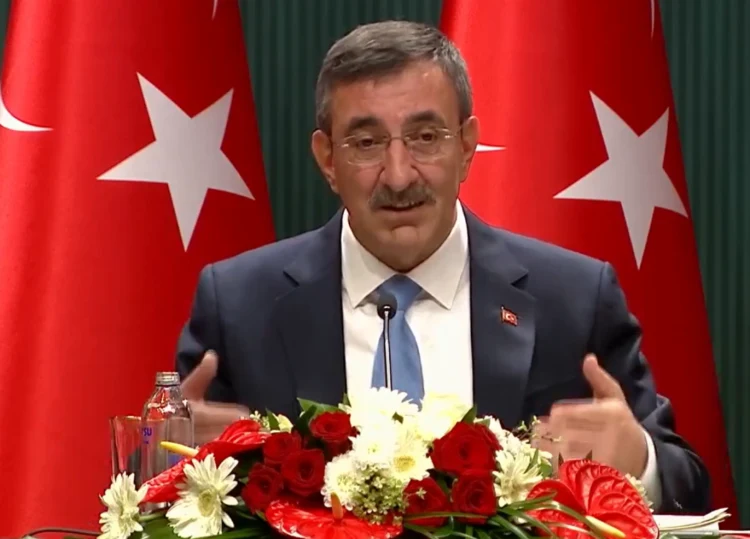 Yeni ekonomik hedefler açıklandı! Enflasyon tek haneye inecek... 2,1 milyon yeni istihdam sağlanacak