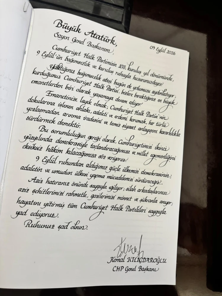 CHP’nin 103. yılında Kılıçdaroğlu Anıtkabir’e gitti